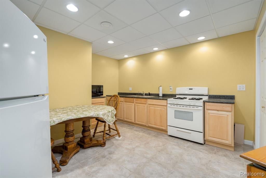 54678 Cabrillo Drive, Macomb, MI 48042 — Photo 36
