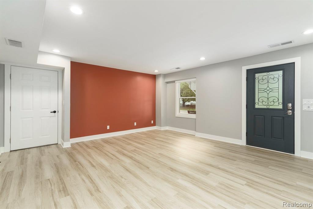 3246 MILLWALL Avenue, Keego Harbor, MI 48320 — Photo 15