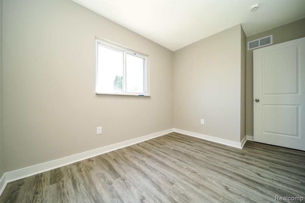 32100 Ruehle Avenue, Warren, MI 48093 — Photo 40