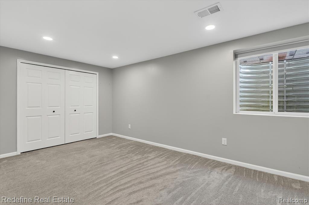 49916 Alden, Canton, MI 48188 — Photo 41
