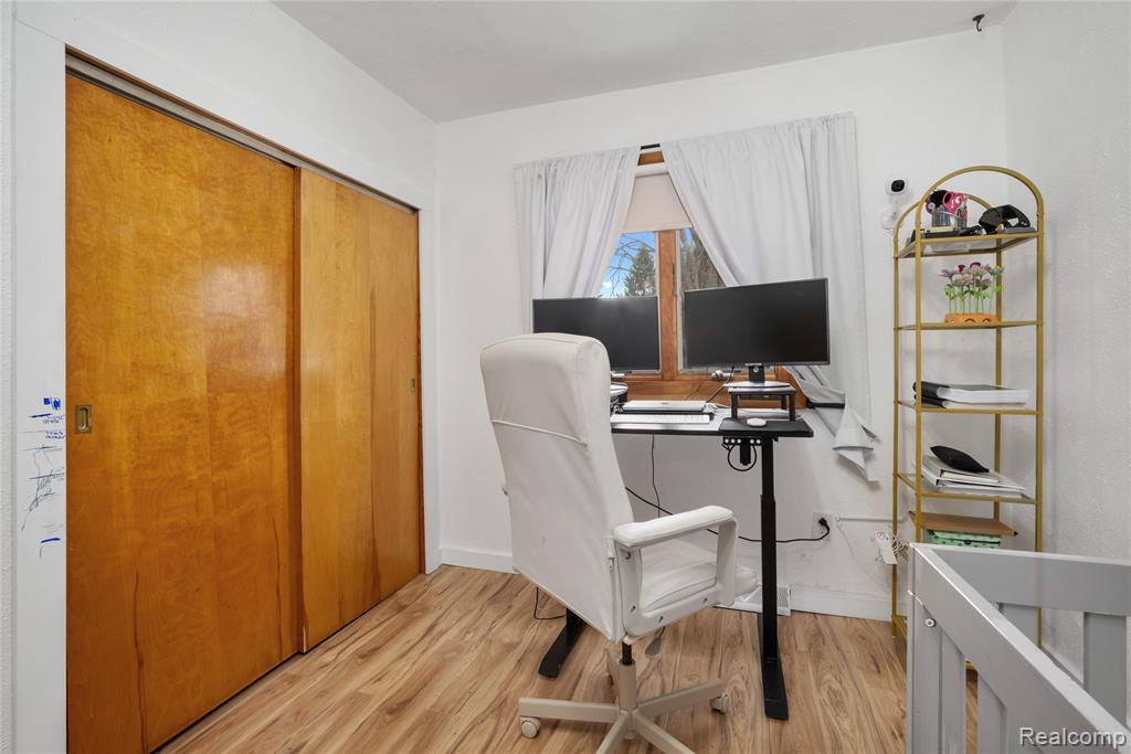 6810 N Territorial Road, Plymouth, MI, 48170