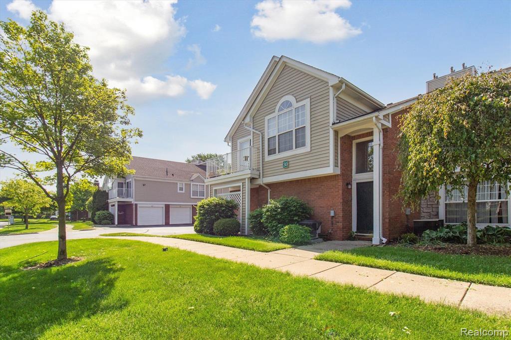 4174 BERKSHIRE Drive, Sterling Heights, MI 48314 — Photo 34