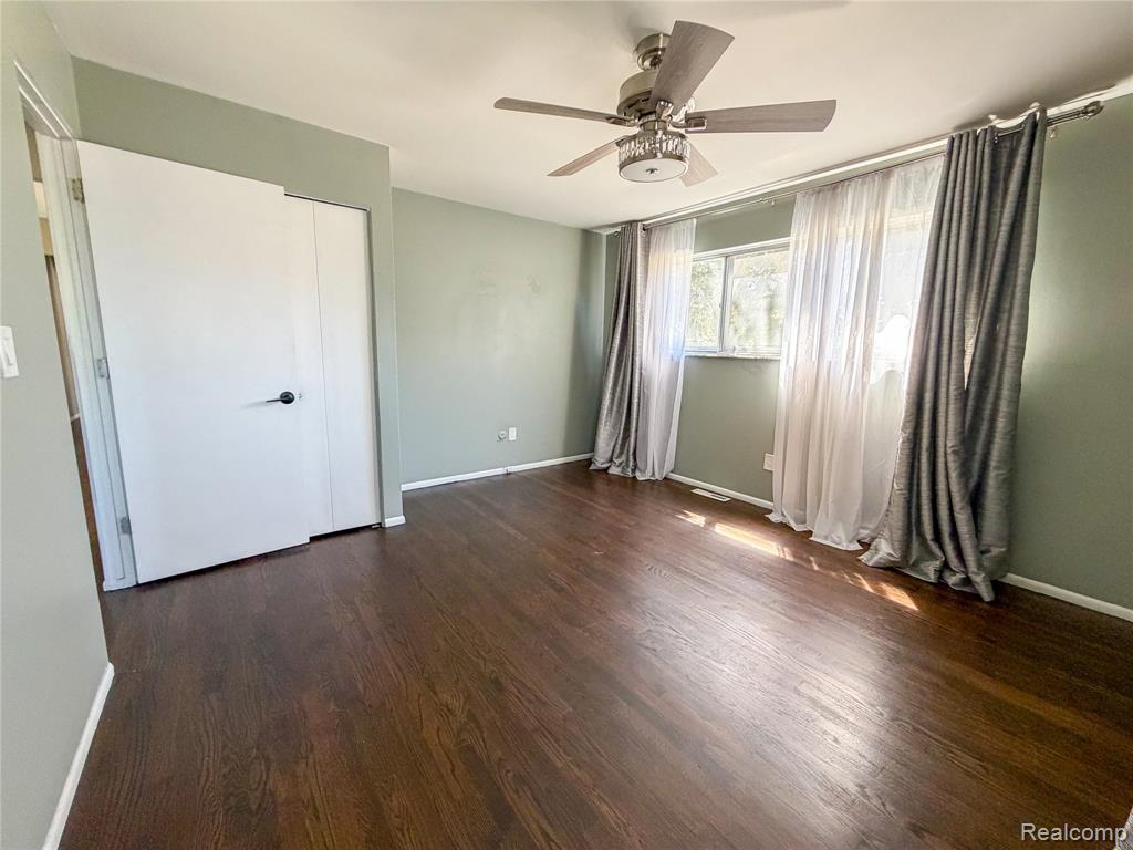 4910 Briarwood Avenue, Royal Oak, MI 48073 — Photo 9