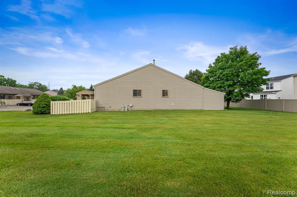 62402 Raleigh Court, 6, South Lyon, MI 48178 — Photo 18
