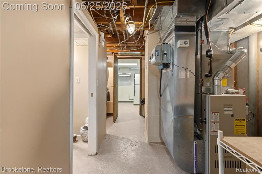 24210 Beverly Street, Oak Park, MI 48237 — Photo 19