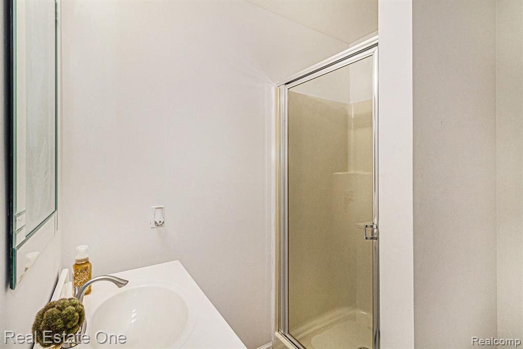 7806 PAINT CREEK Drive, Ypsilanti, MI 48197 — Photo 16