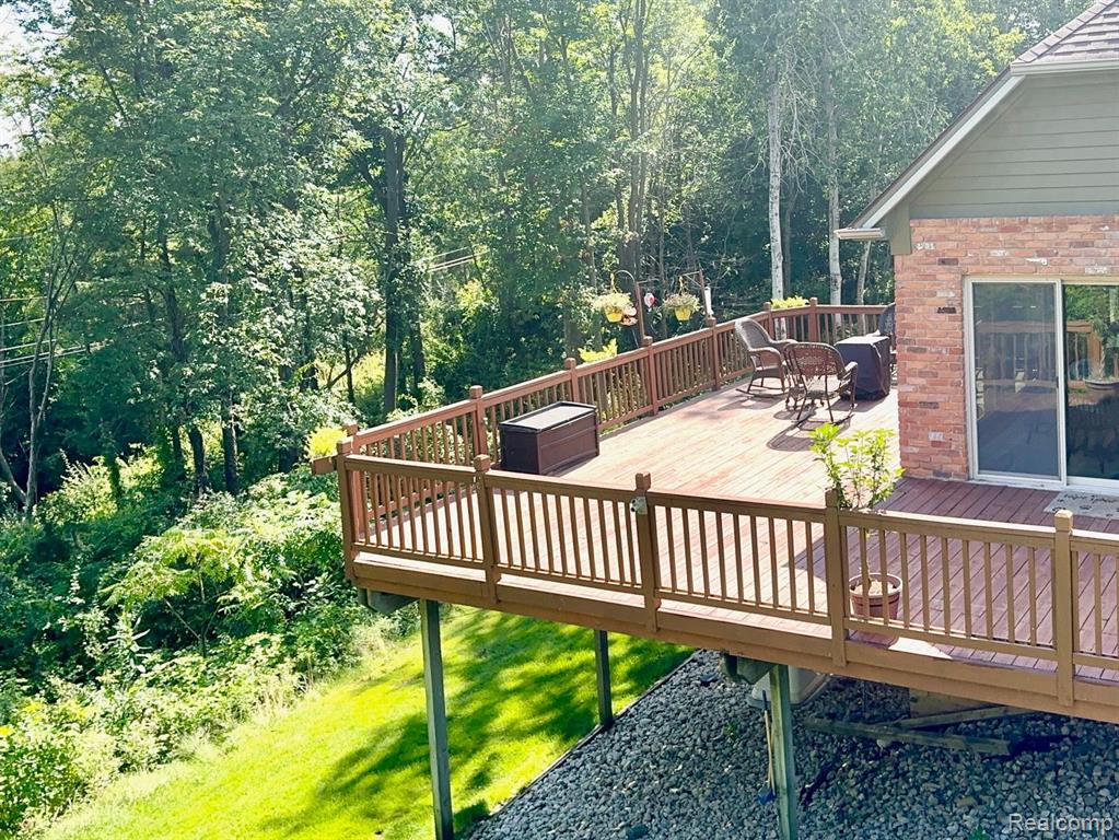 6763 BERRY POINTE Drive, Clarkston, MI 48348 — Photo 5