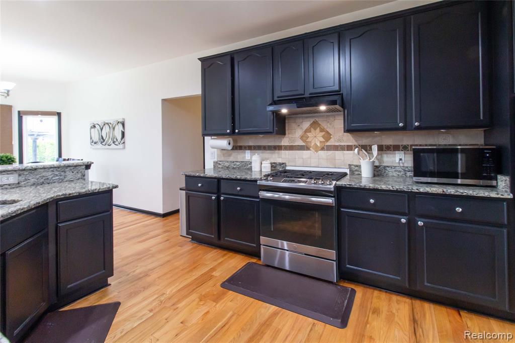45229 Thorn Tree Lane, Macomb, MI 48044 — Photo 26