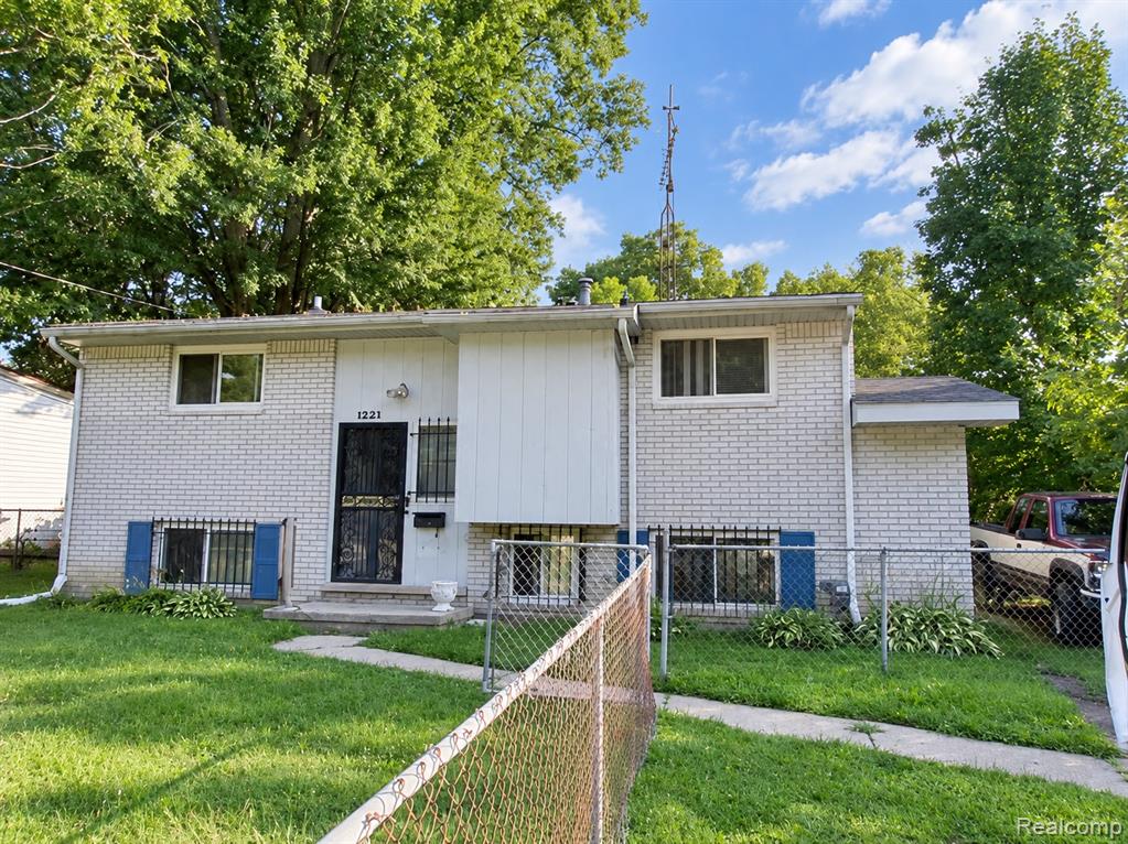1223 Flamingo Drive, Mount Morris, MI 48458