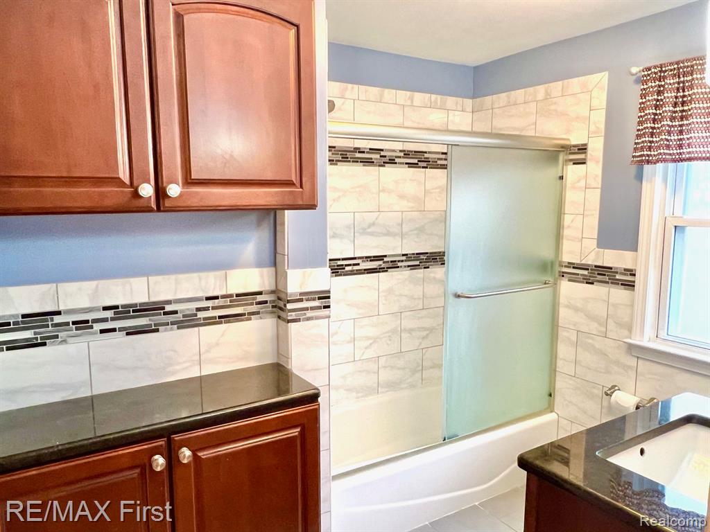 426 W WOODLAND Street, Ferndale, MI 48220 — Photo 21