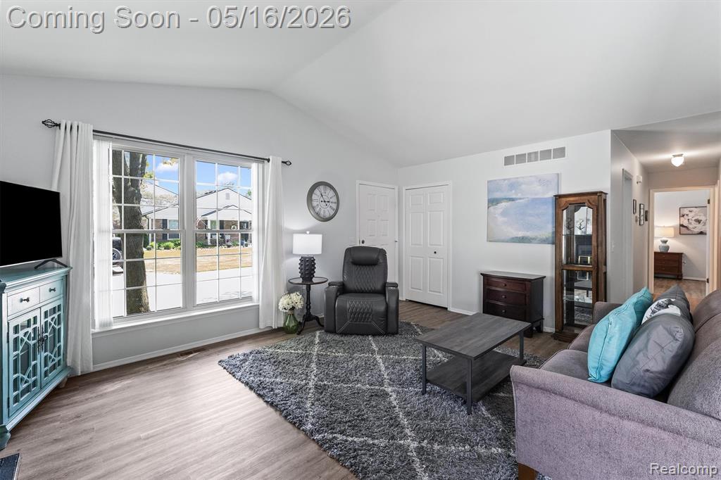 1501 Dover Hill N, Walled Lake, MI 48390 — Photo 3