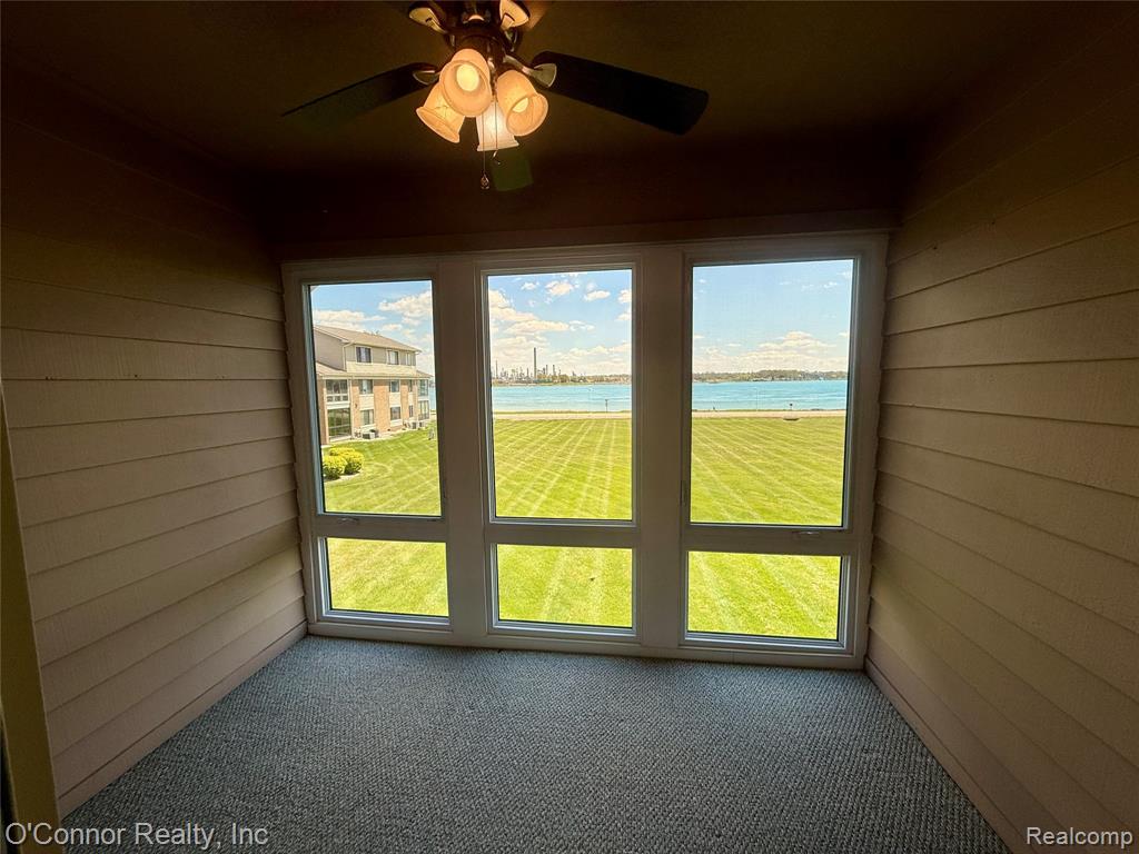 1660 River Road, 19, Marysville, MI 48040 — Photo 2