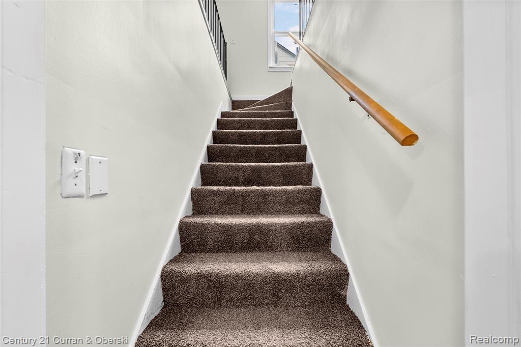 7910 Orchard Avenue, Dearborn, MI 48126 — Photo 17