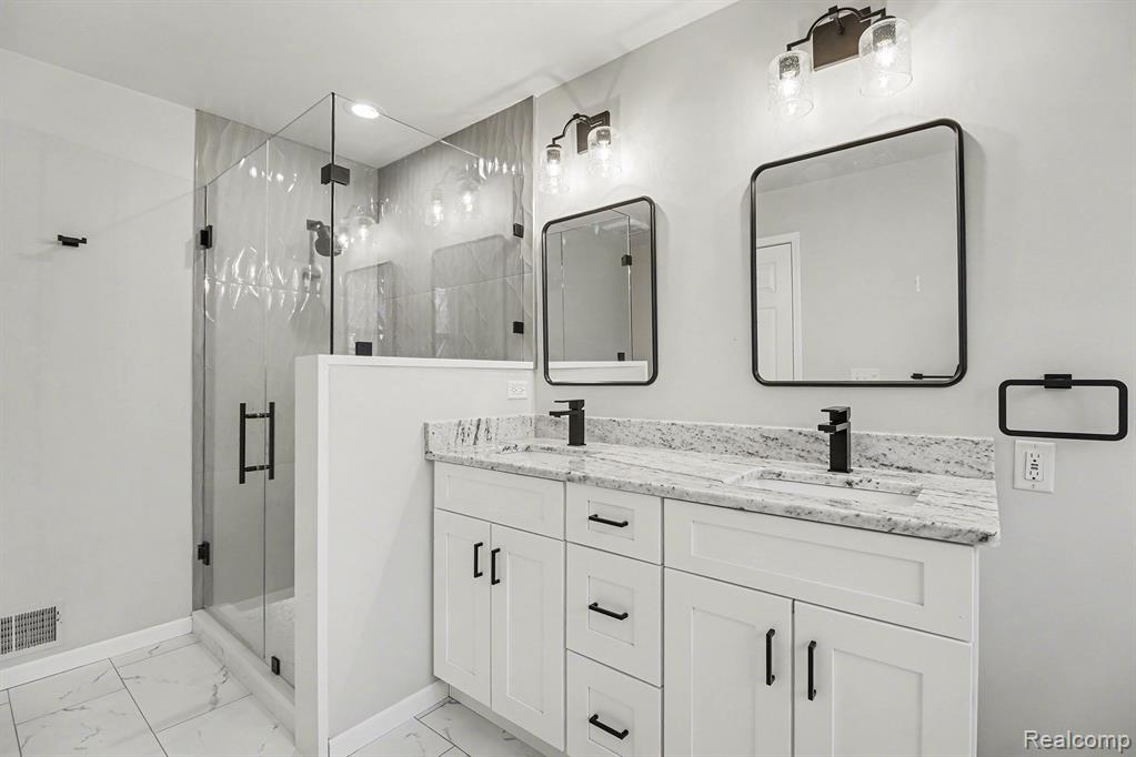 761 Milford Glen Court, Milford, MI 48381 — Photo 19