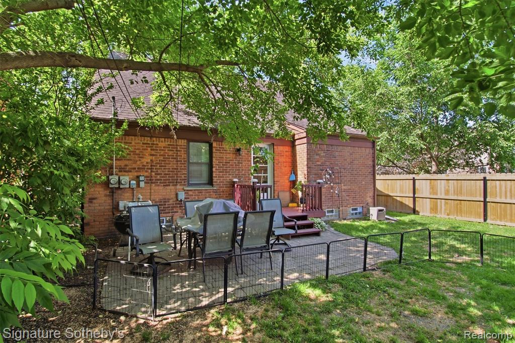 1268 Brys Drive, Grosse Pointe, MI 48236 — Photo 20