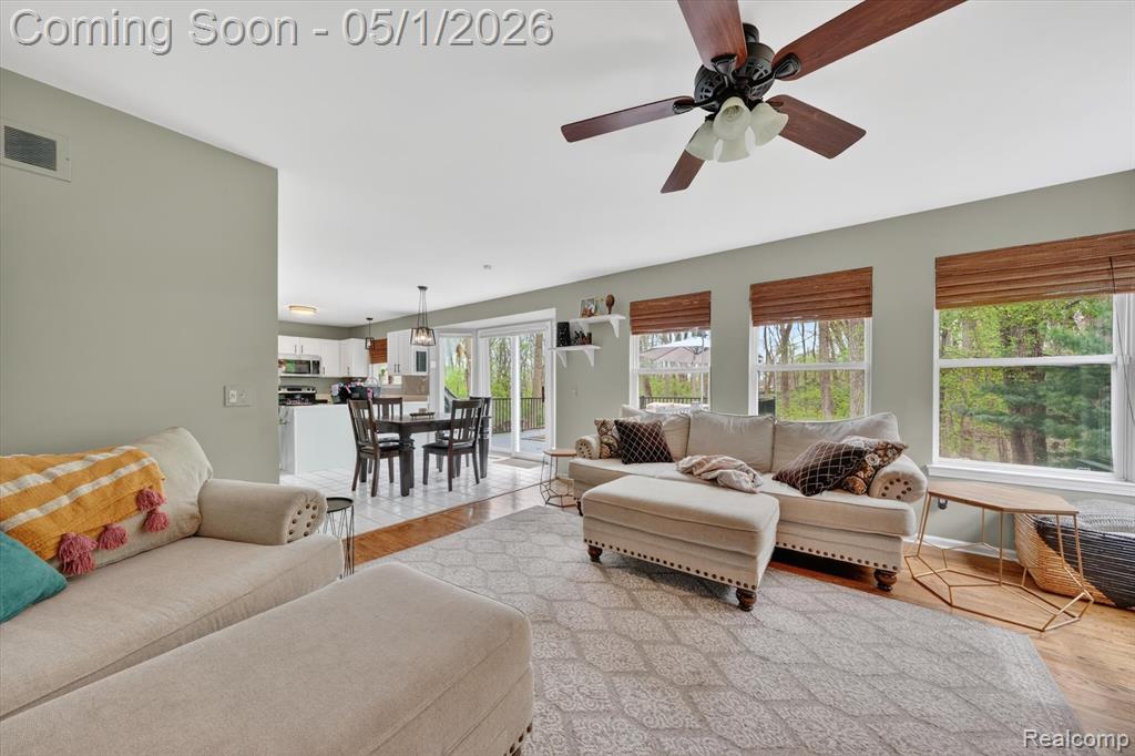 4450 Commerce Woods Drive, Commerce Twp, MI 48382 — Photo 8