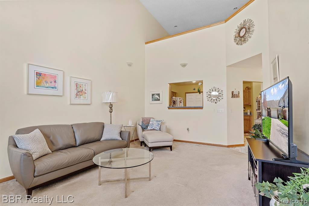 5485 GREENWAY Drive, Trenton, MI, 48183