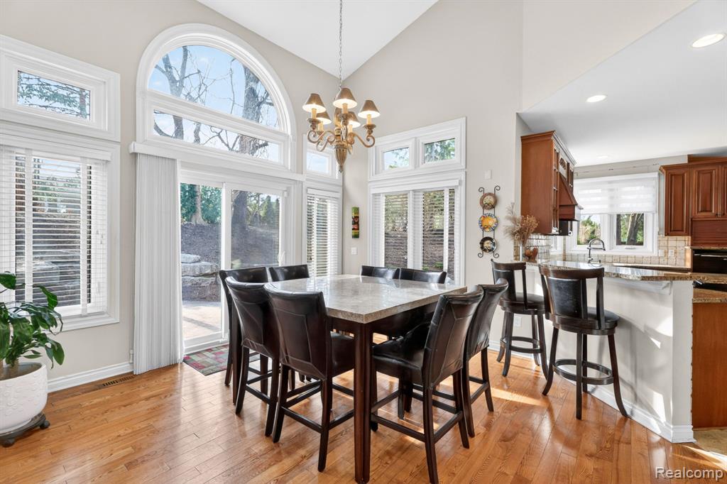 2562 Sequoia Court, Bloomfield, MI 48304 — Photo 15
