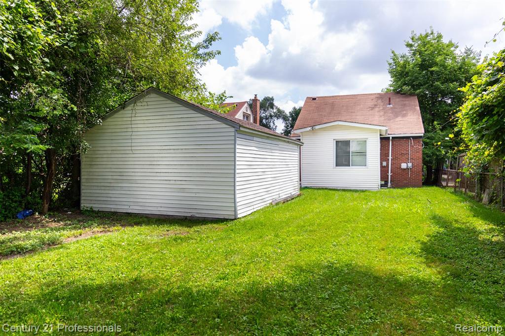 9037 Longacre Street, Detroit, MI 48228 — Photo 32