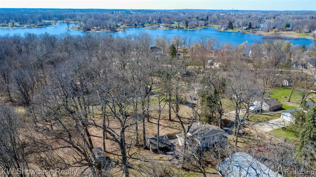 580 Elkinford Drive, White Lake, MI 48383 — Photo 75