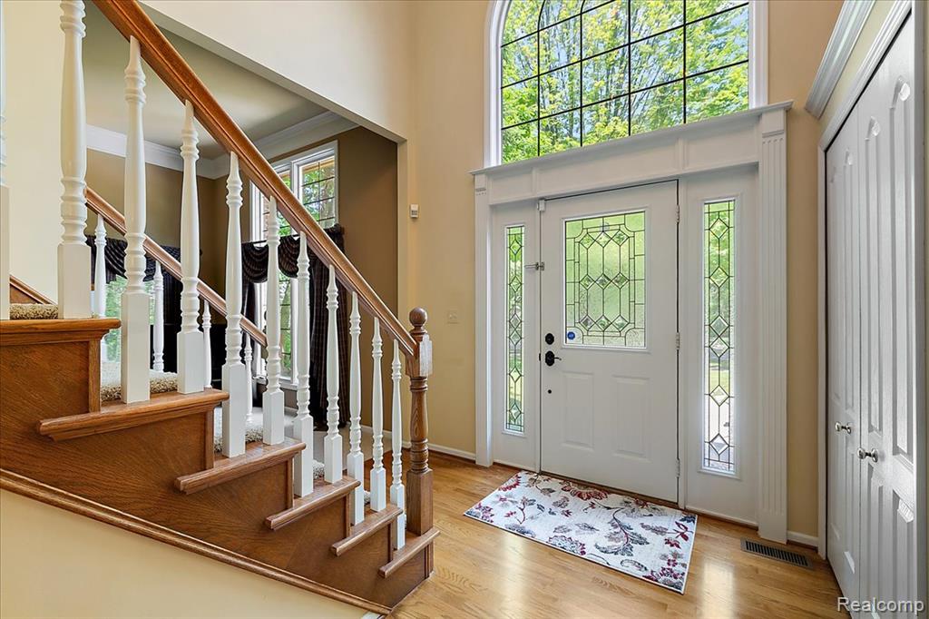 53629 WAYBURN Court, Utica, MI 48315 — Photo 5