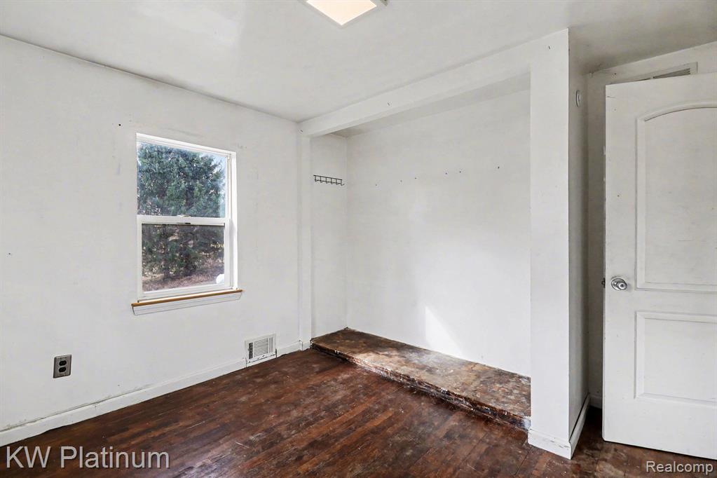 5160 Laur Road, North Branch, MI 48461 — Photo 17