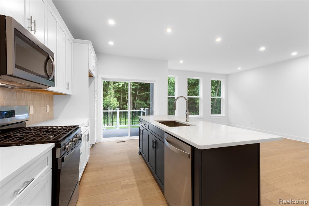 49530 Coldwater Ridge Drive, Northville, MI 48168 — Photo 25