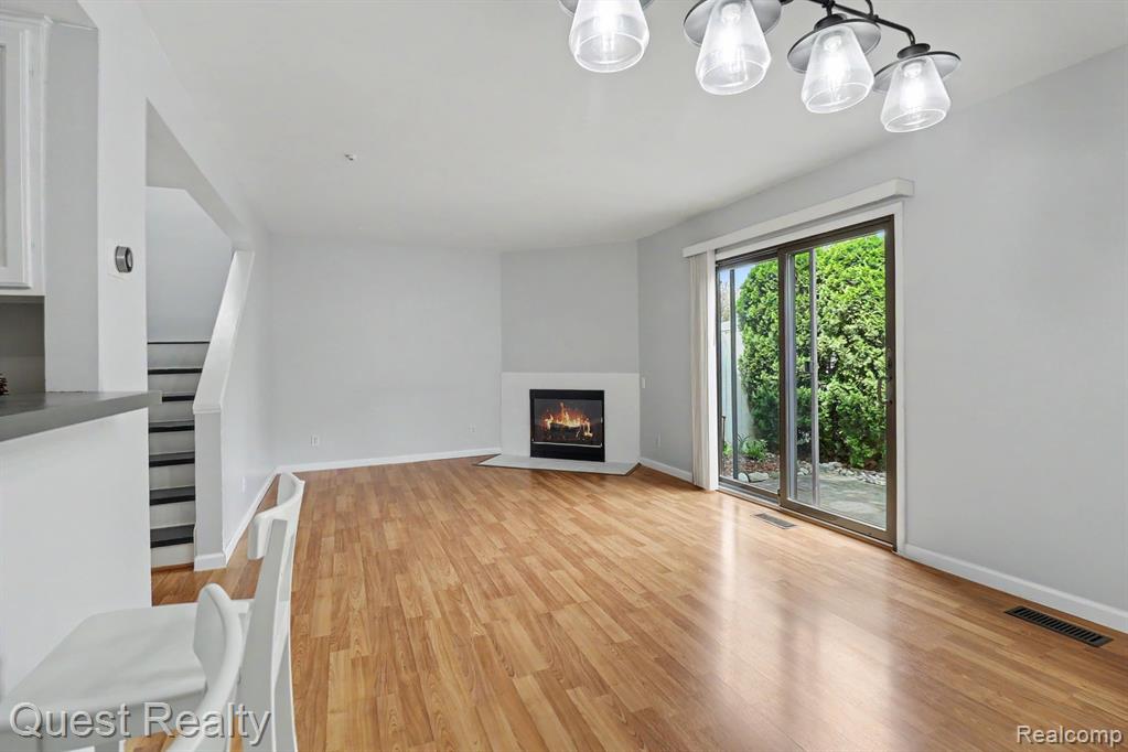 5673 Drake Hollow W Drive W, West Bloomfield, MI — Photo 5