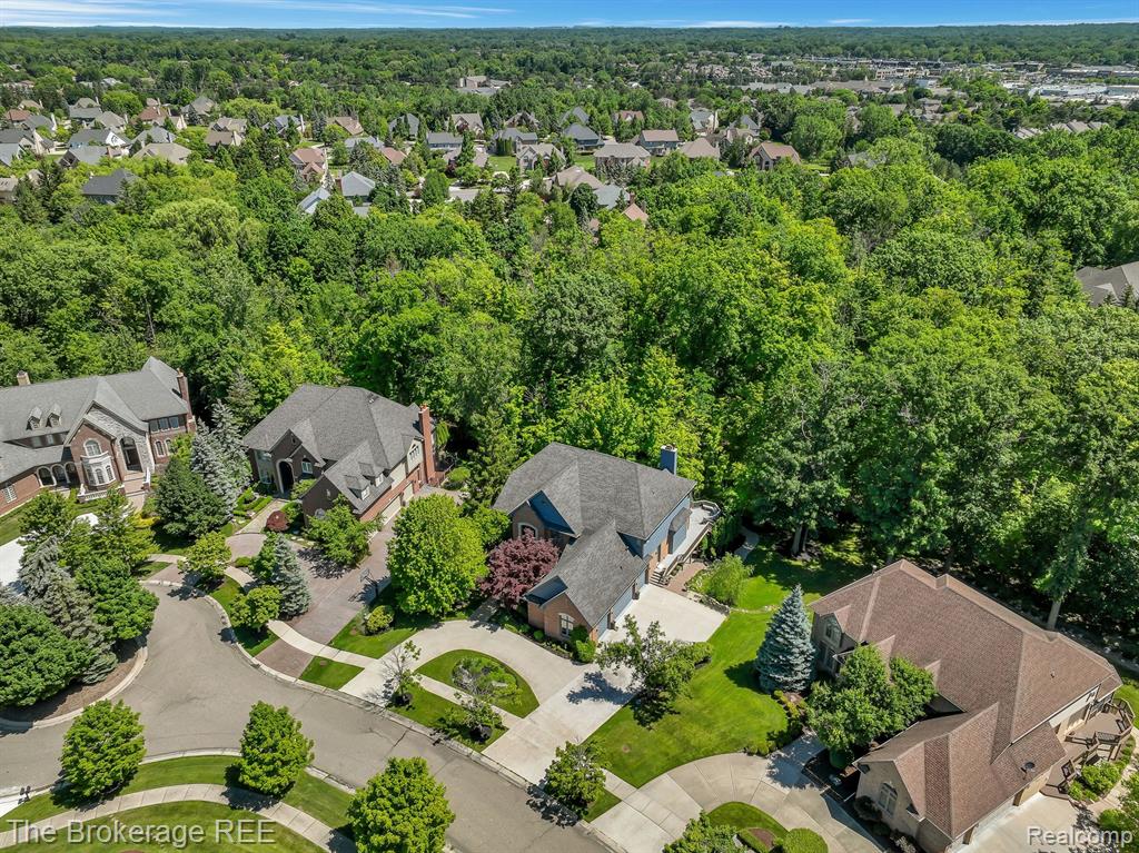 6995 HAWK WOODS Court, West Bloomfield, MI — Photo 68