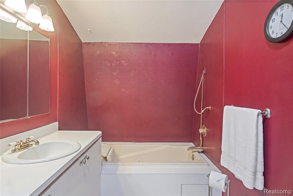 10075 Graham Drive, Clarkston, MI 48348 — Photo 30