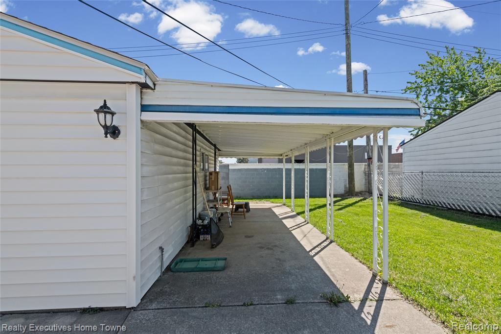 25520 Miracle Drive, Madison Heights, MI 48071 — Photo 5