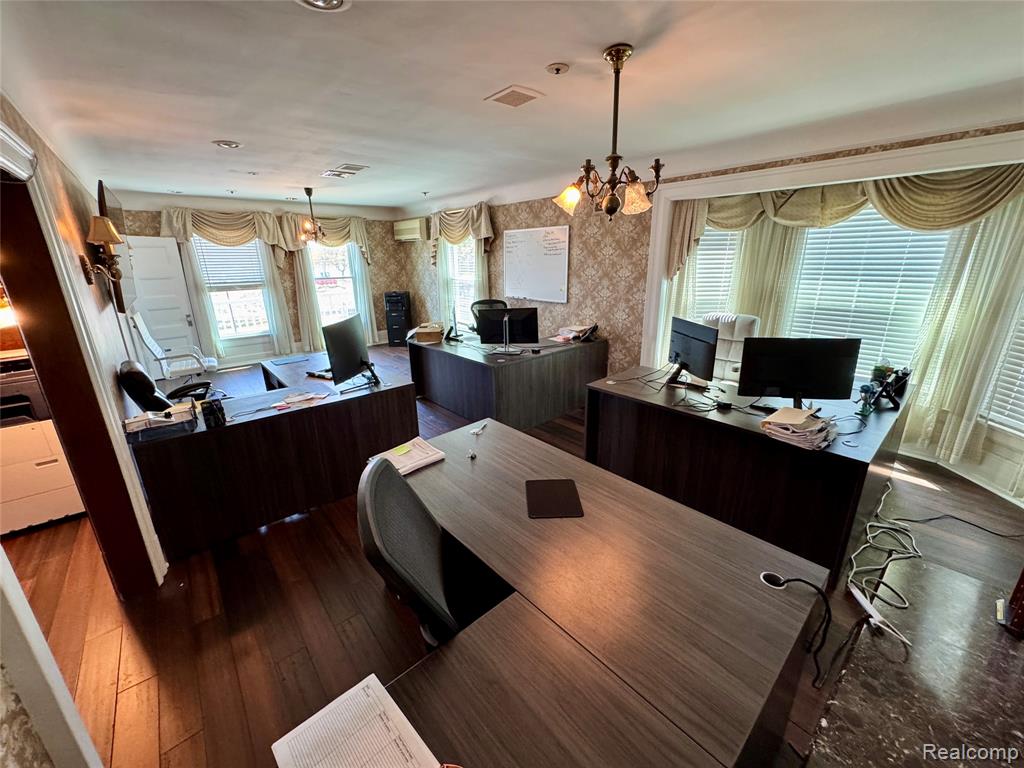 2156 W JEFFERSON Avenue, Trenton, MI, 48183