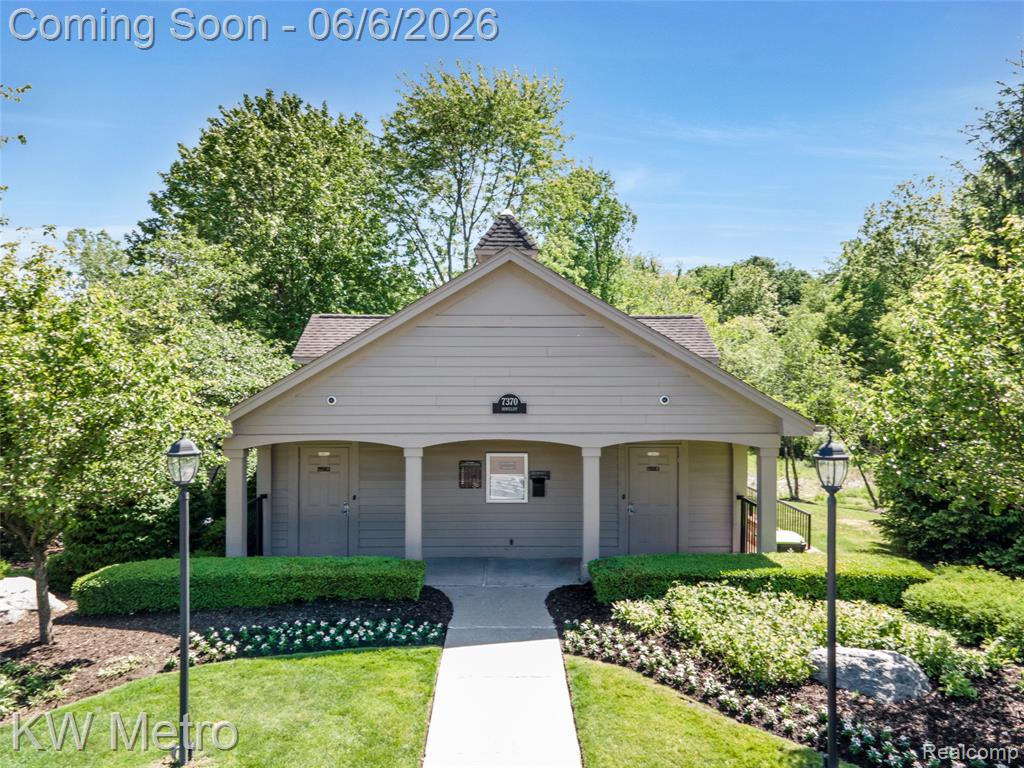 7348 Meadowridge Circle, West Bloomfield, MI — Photo 56