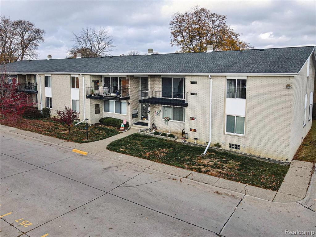 8497 Kennedy Circle, 7, Warren, MI 48093 — Photo 4