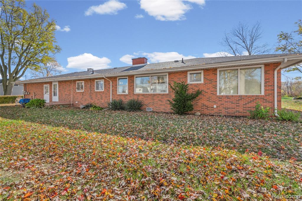 18676 Vreeland Road, Woodhaven, MI 48183 — Photo 20