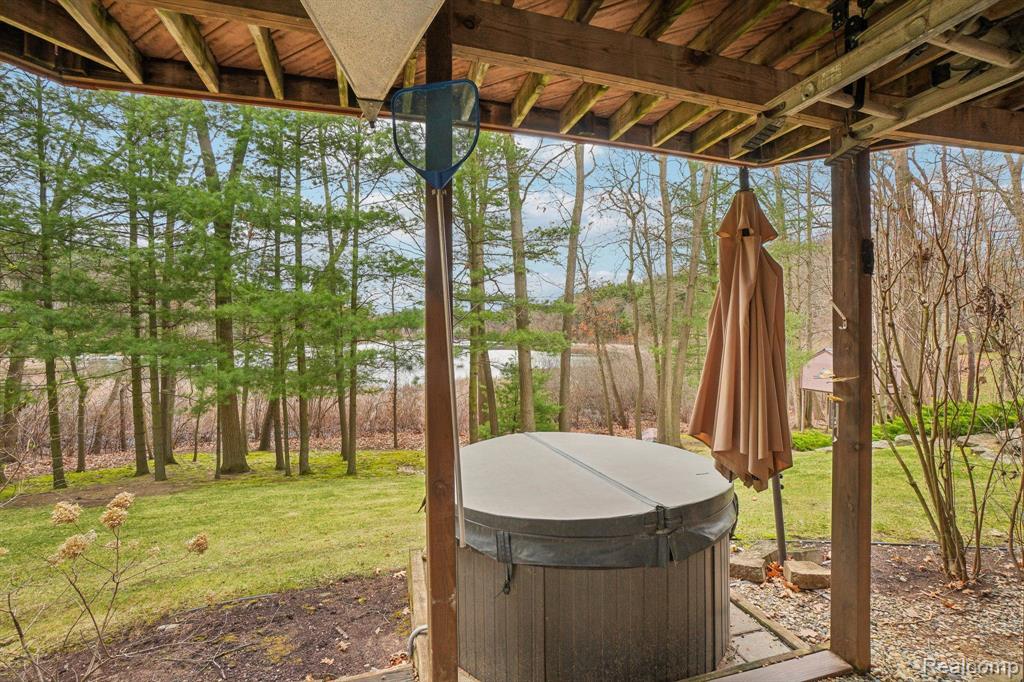 810 JOSHUA Drive, Highland, MI 48356 — Photo 41