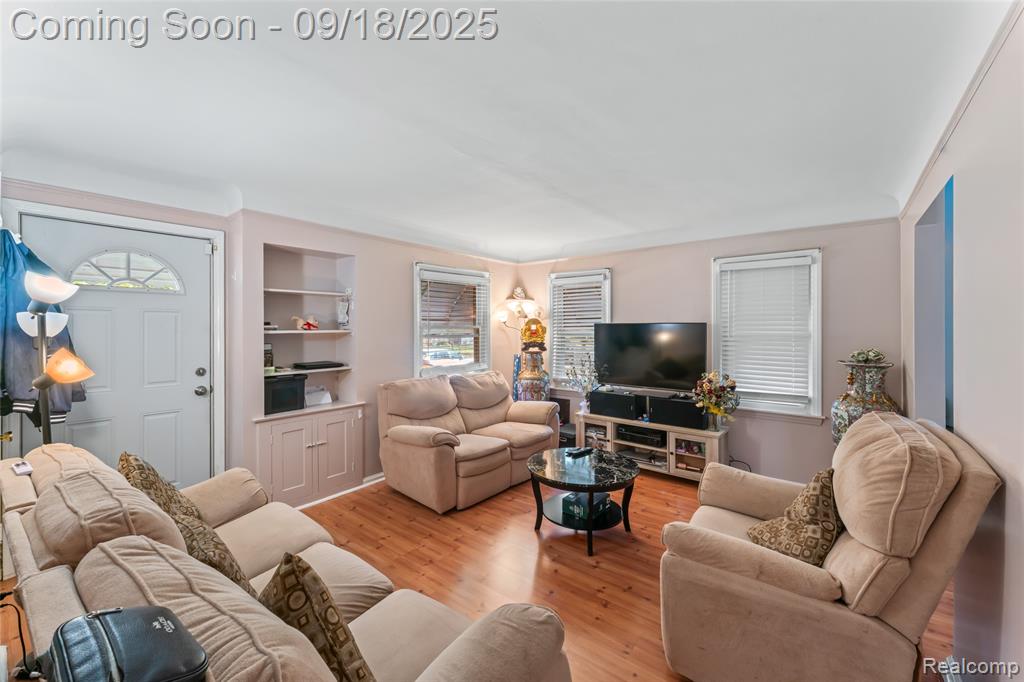 686 4th Avenue, Pontiac, MI 48340 — Photo 7
