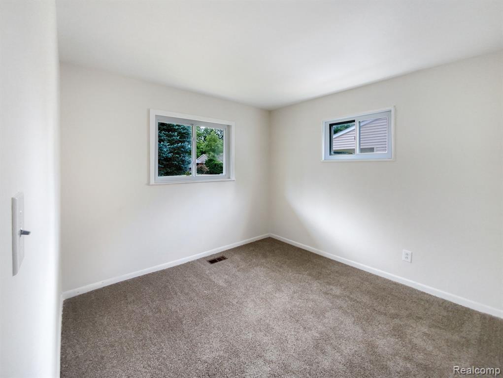 1281 CANDLEWOOD Lane, Ypsilanti, MI 48198 — Photo 13