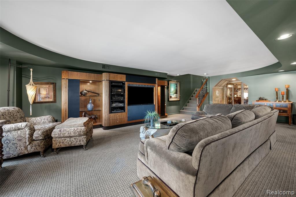 536 CAMBRIDGE Way, Bloomfield Hills, MI 48304 — Photo 21