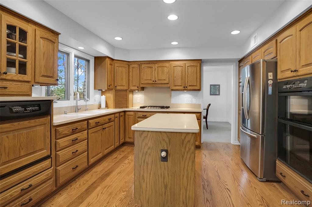5180 Glenway Drive, Brighton, MI 48116 — Photo 7