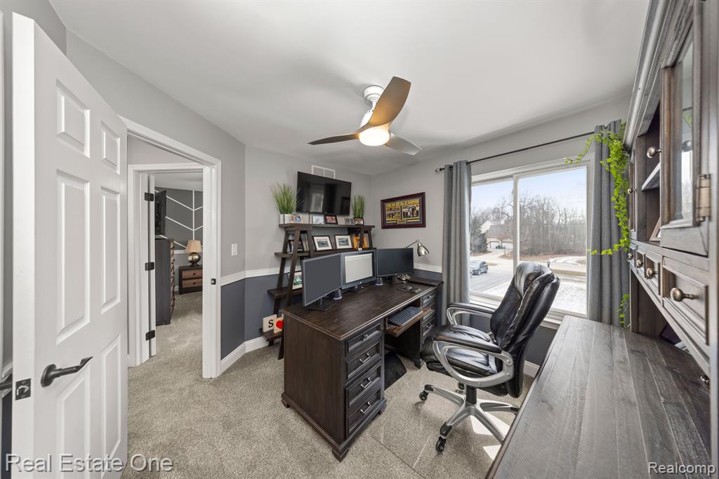 4083 W MAPLE Road, Wixom, MI 48393 — Photo 33