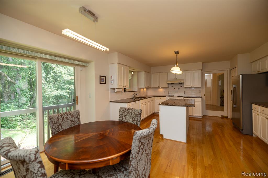 6926 Alden Drive, West Bloomfield, MI 48324 — Photo 11