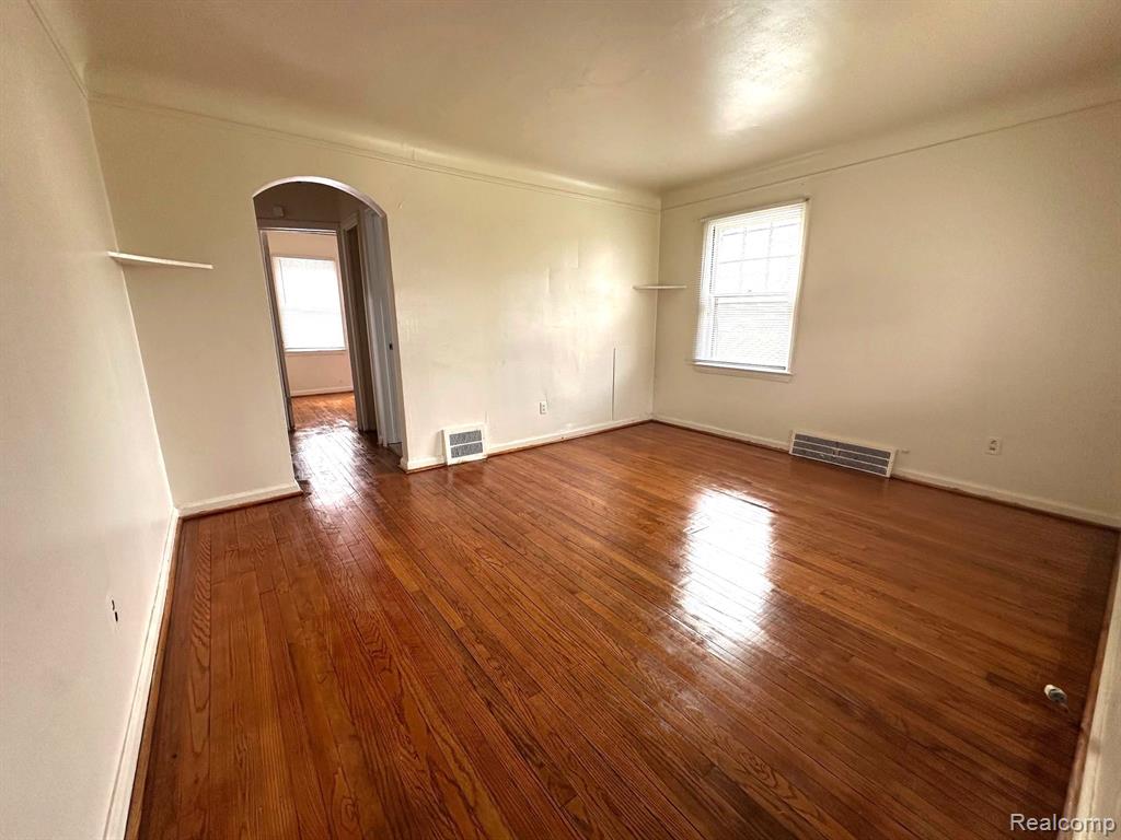 9577 WOODMONT Avenue, Detroit, MI 48227 — Photo 2