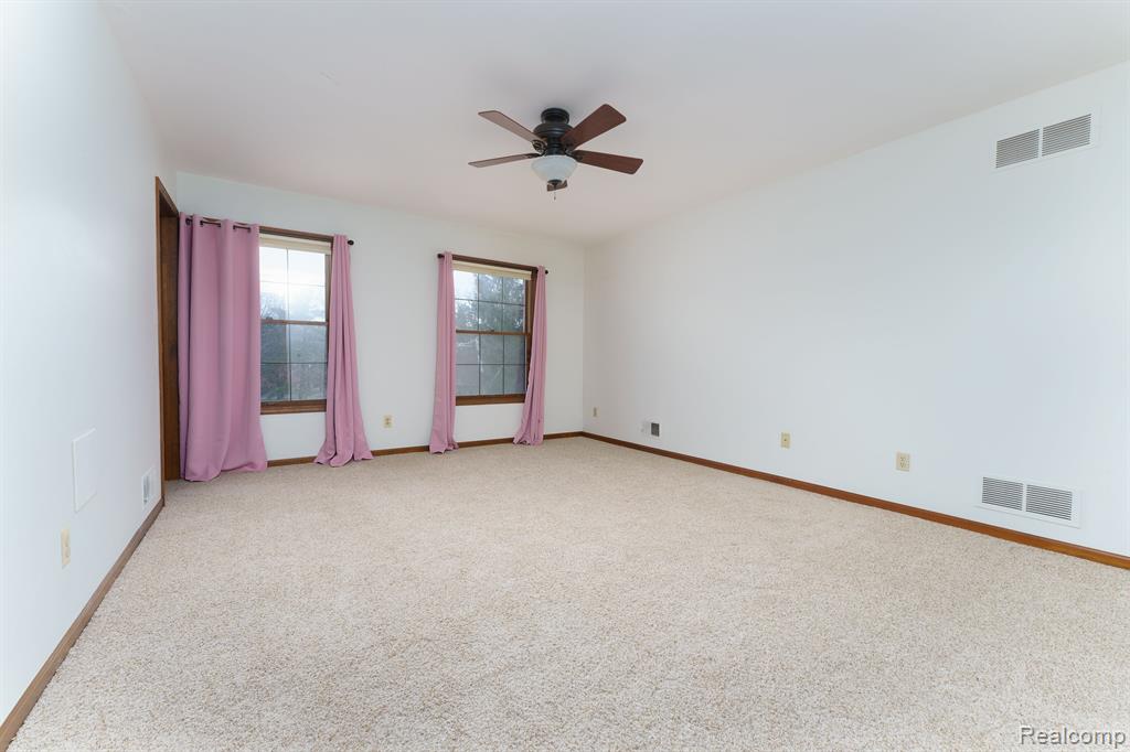 4584 GOLF VIEW Drive, Brighton, MI 48116 — Photo 11