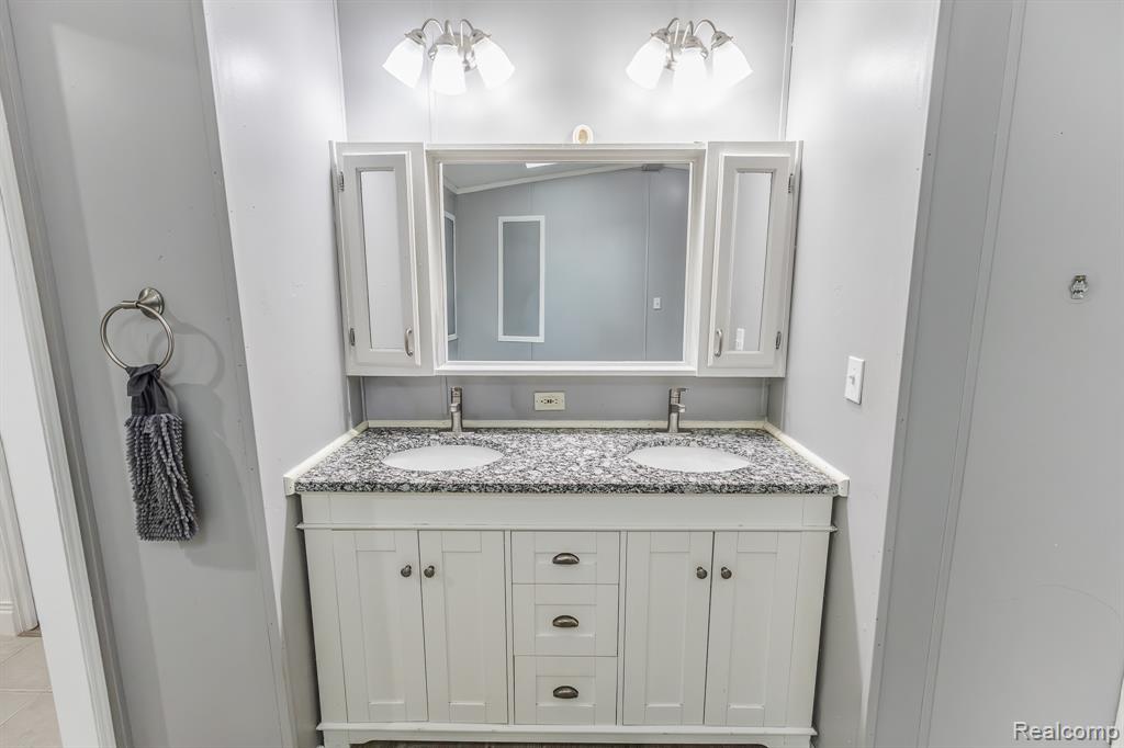 7280 N Bray Road, Mount Morris, MI 48458 — Photo 17