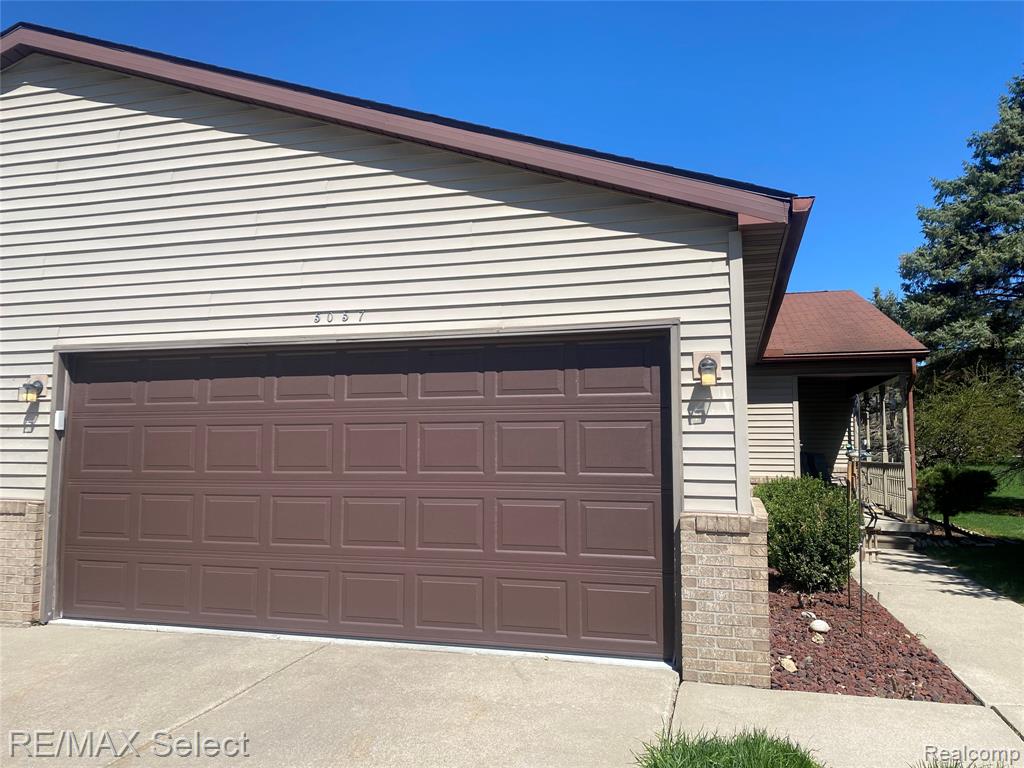 5057 Sandalwood Drive, Grand Blanc, MI 48439 — Photo 26