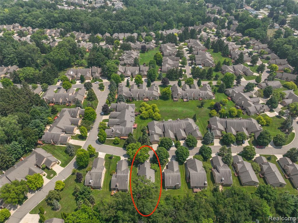 35213 Knollwood Lane, Farmington, MI 48335 — Photo 13