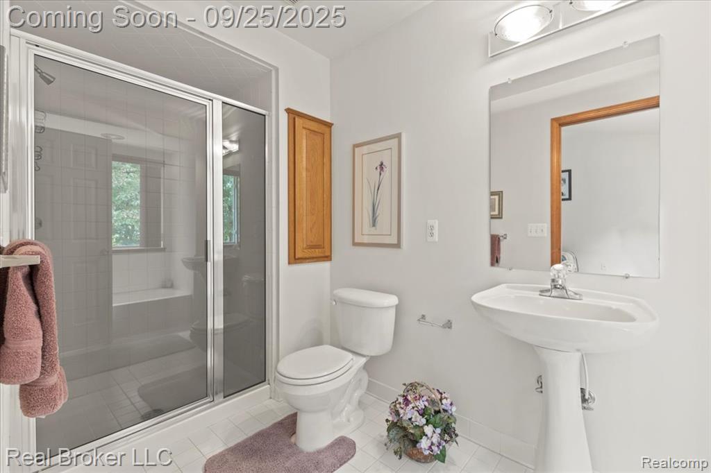 46526 Serenity Drive, Macomb, MI 48044 — Photo 32