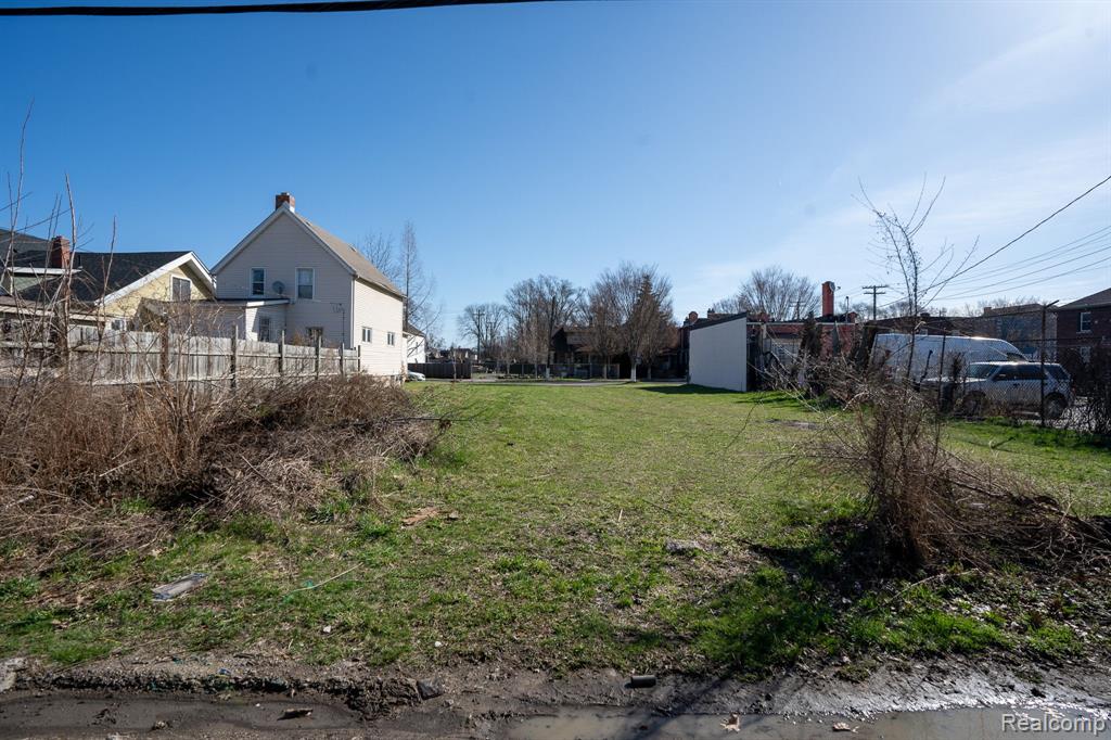 1317 LAWNDALE Street, Detroit, MI 48209 — Photo 6