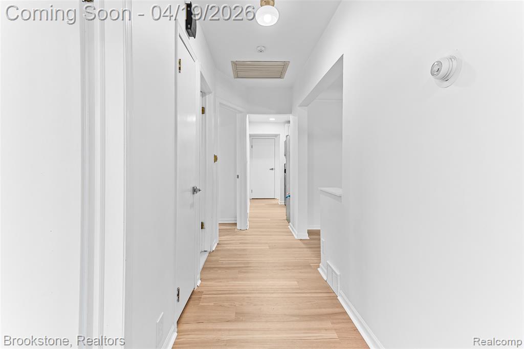 719 W 12 Mile Road, Royal Oak, MI 48073 — Photo 7
